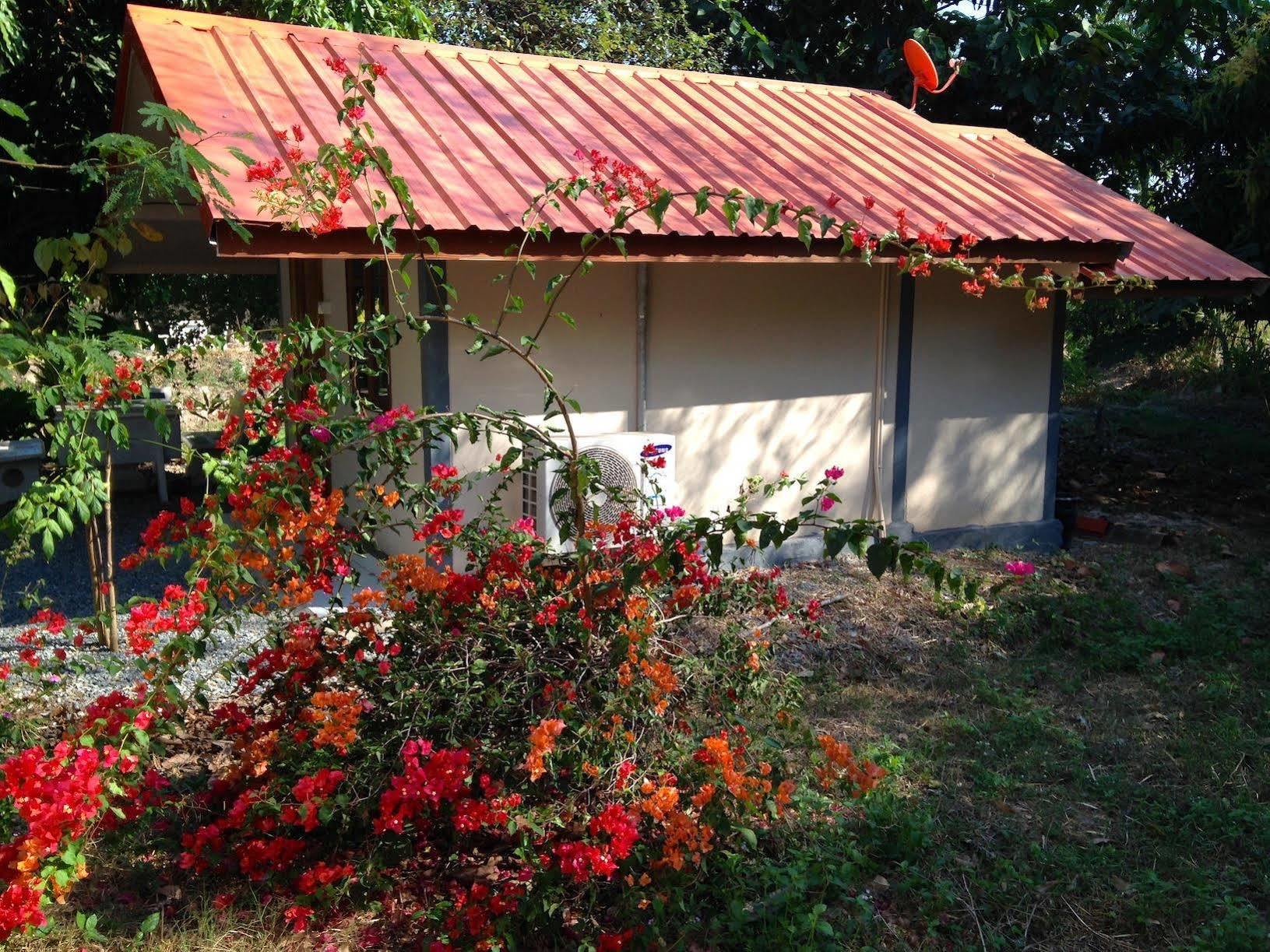 Areeya Resort Watthana Nakhon Kültér fotó